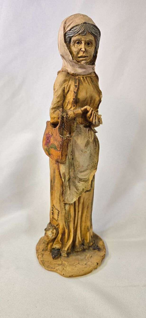 Vintage Garden Crone Figurine - Universal Statuary Corp Old Wise Woman